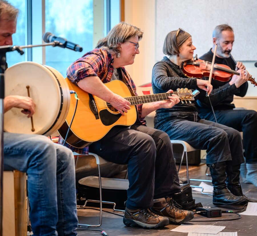 YUKON LITERACY COALITION: Yukon, A Welcoming Place in Dakwäkäda/Haines Junction 
Photo by Alistair Maitland Photography